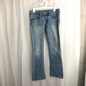 American Eagle AEO Women's Light Wash Kick Boot Stretch Jeans Size 4